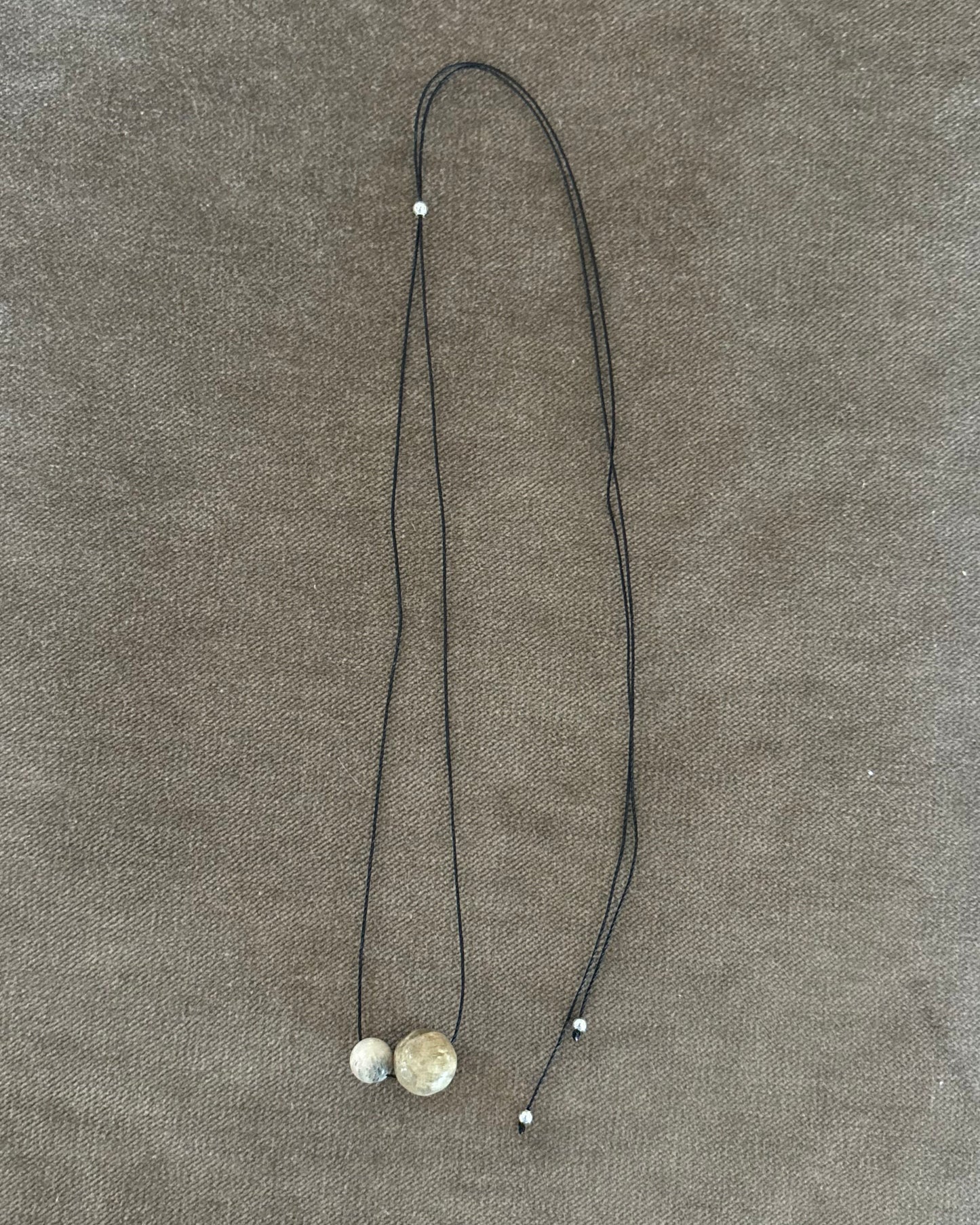 GREY CHRYSANTHEMUM DOUBLE SPHERE NECKLACE 02