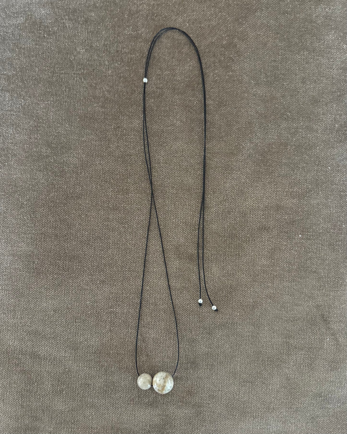 GREY CHRYSANTHEMUM DOUBLE SPHERE NECKLACE 01