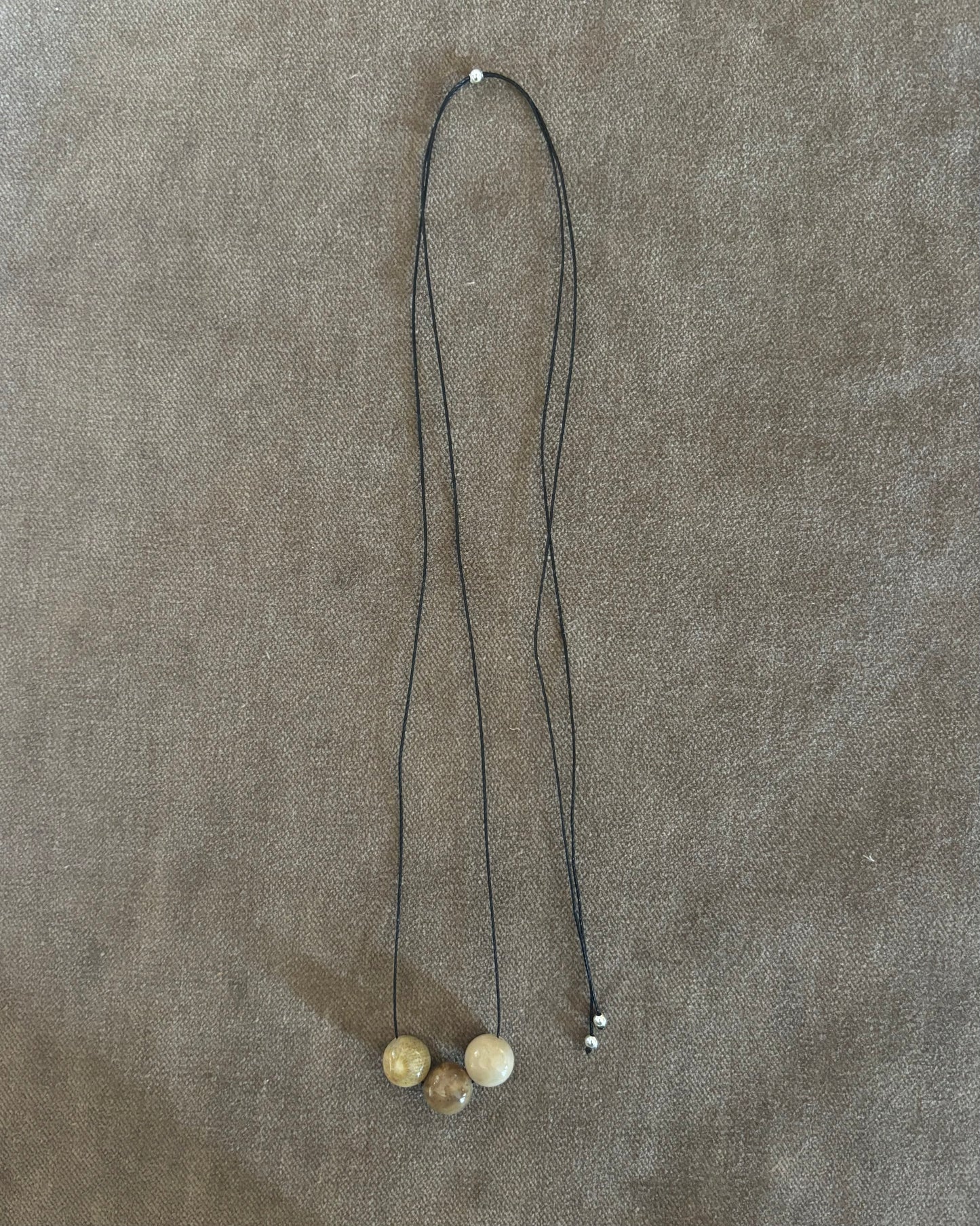 GREY / AMBER CHRYSANTHEMUM TRIPLE SPHERE NECKLACE 05