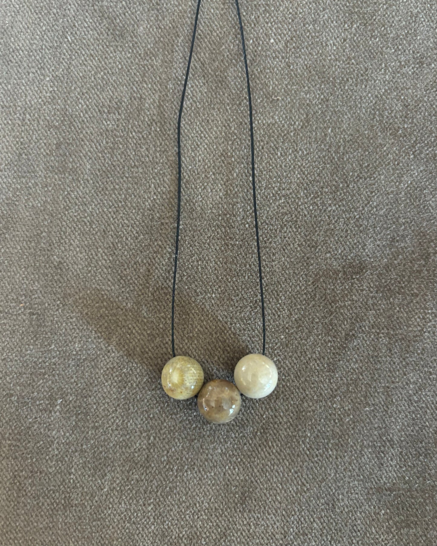 GREY / AMBER CHRYSANTHEMUM TRIPLE SPHERE NECKLACE 05